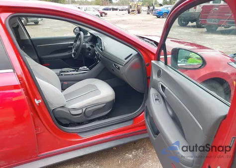 2021 Hyundai Sonata Se z USA, uszkodzony, nr VIN 5NPEG4JA8MH112361